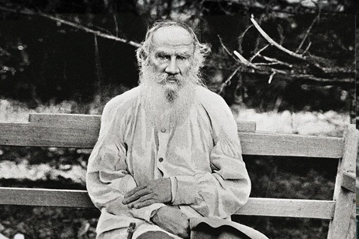 Dostoýewskiniñ ýigrenjiniñ tersine, Tolstoý uly türk we yslam dostudy