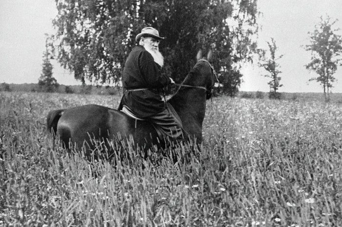 «Nobel» baýragyny almandygyna begenen Lew Tolstoý beýtmek bilen nähili prinsip döredip bildi?