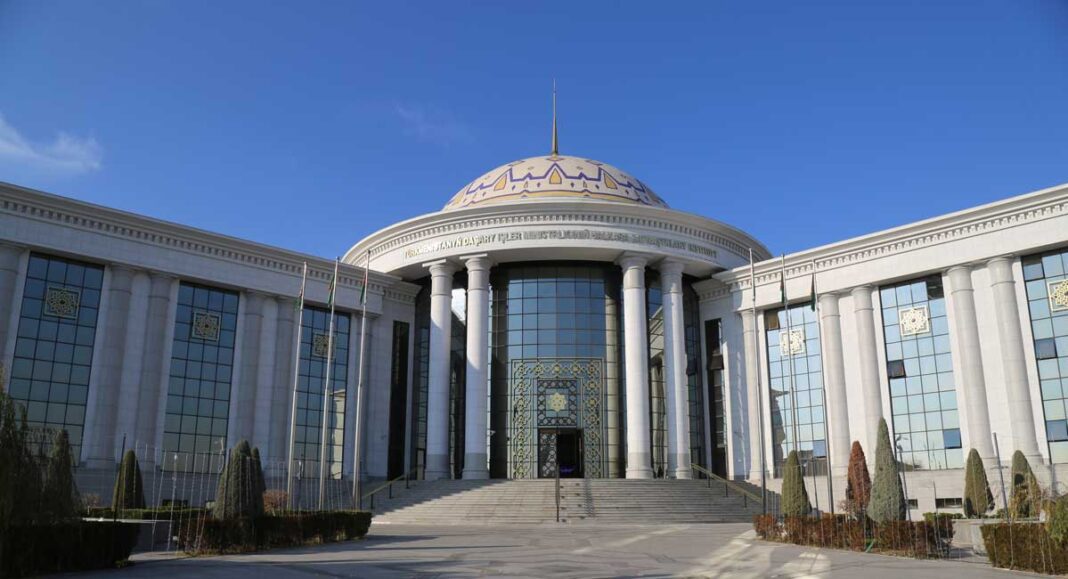 halkara-gatnashyklar-instituty-5X2A2017 Halkara gatnaşyklary instituty «AÇYK GAPYLAR» gününe çagyrýar